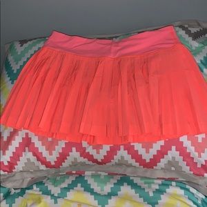 Lululemon coral pleated skirt - size 6